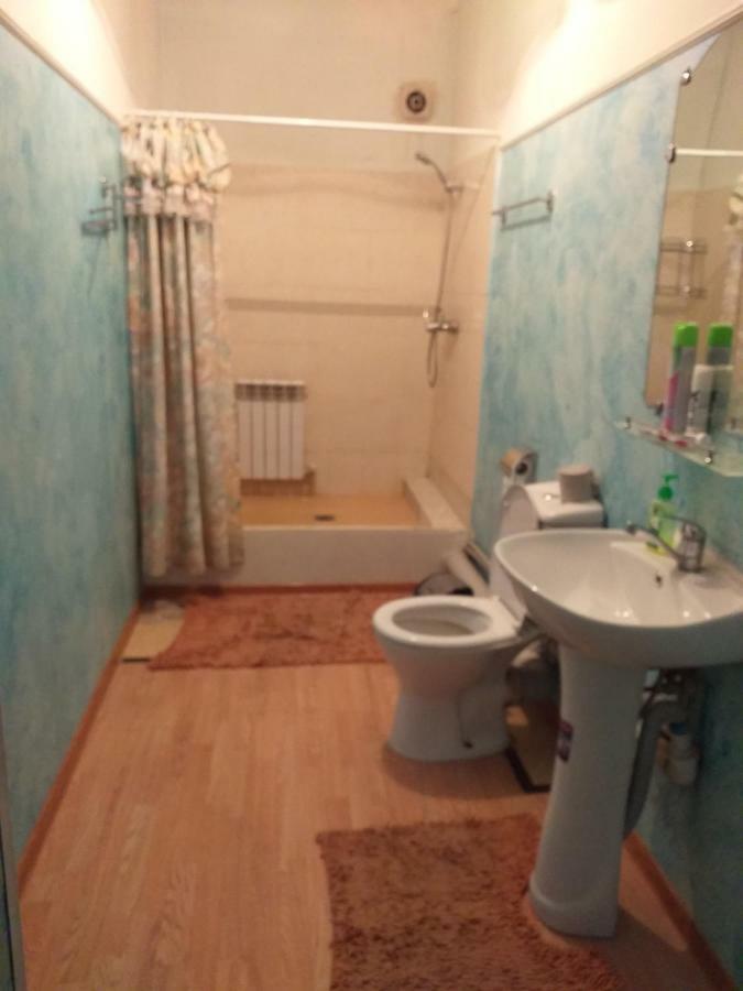 Freedom Hostel アルマトイ エクステリア 写真
